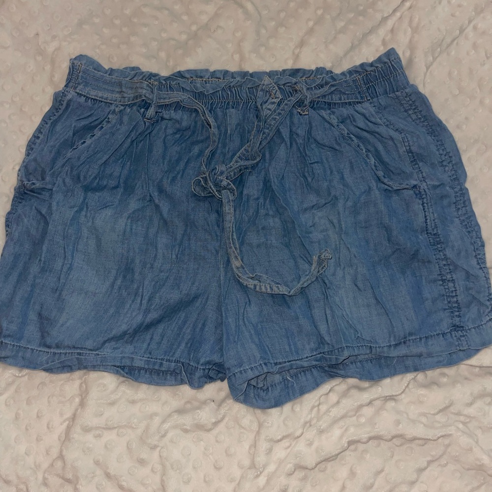 Women’s paper bag shorts denim